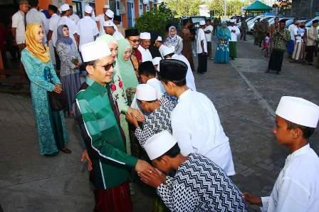 Berkunjung dan Ziarah Hari Raya